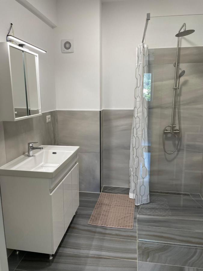 Apartament - Housing21 กูรา ฮูมอรูลุย ภายนอก รูปภาพ