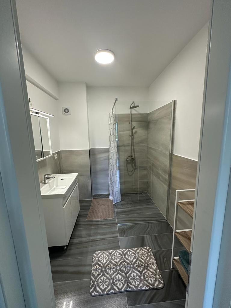 Apartament - Housing21 กูรา ฮูมอรูลุย ภายนอก รูปภาพ